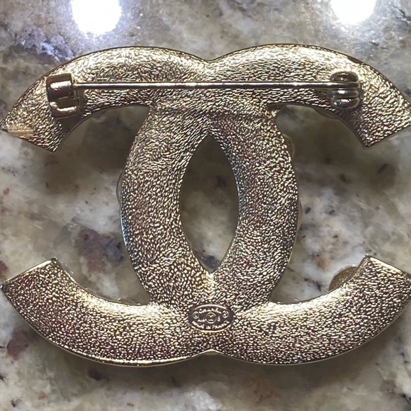 Gorgeous Authentic Chanel Brooch - Picture 3 of 11